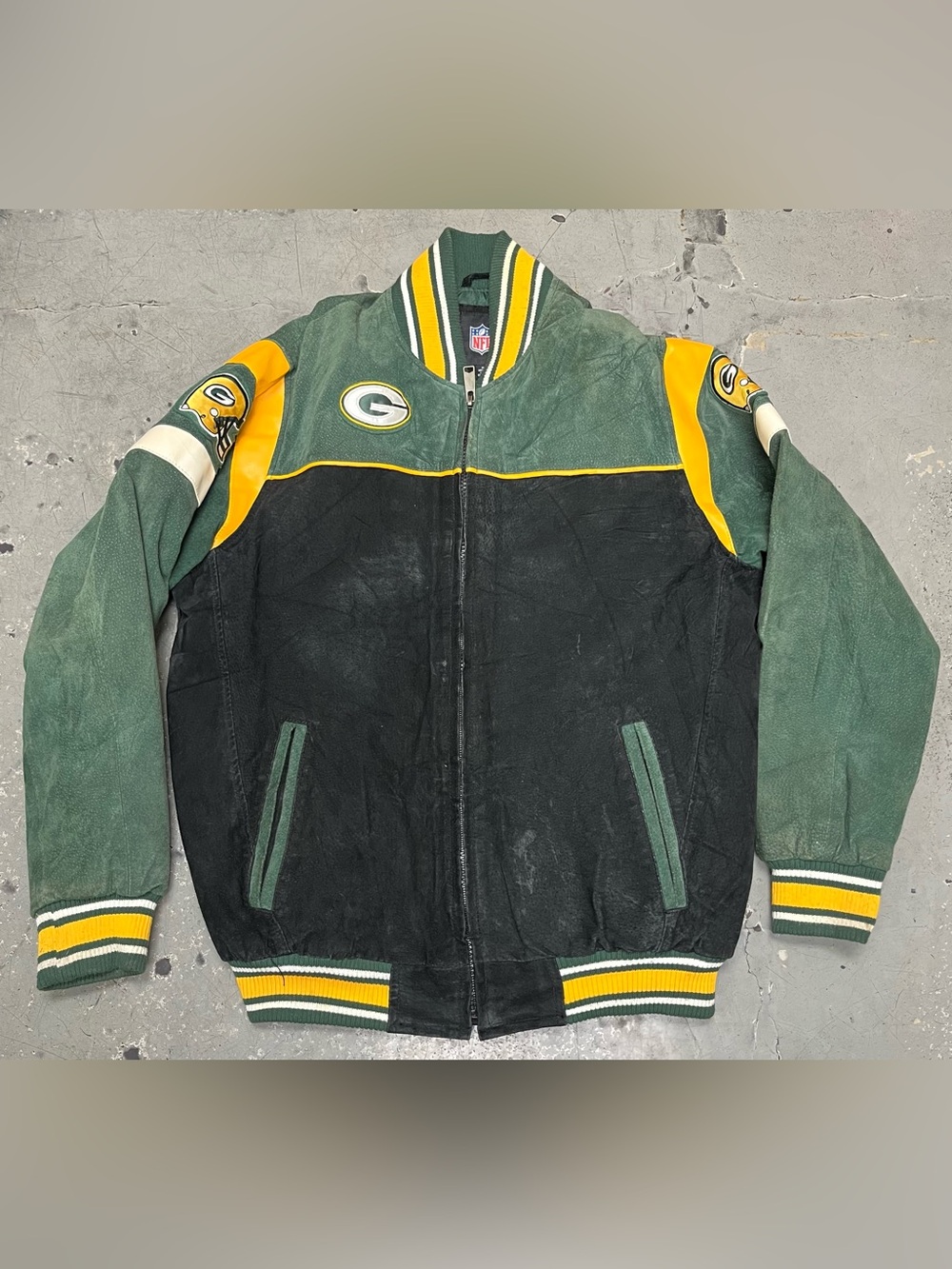 Green Bay Packers NFL Varsity Bomber men’s Jacket Sz Medium
